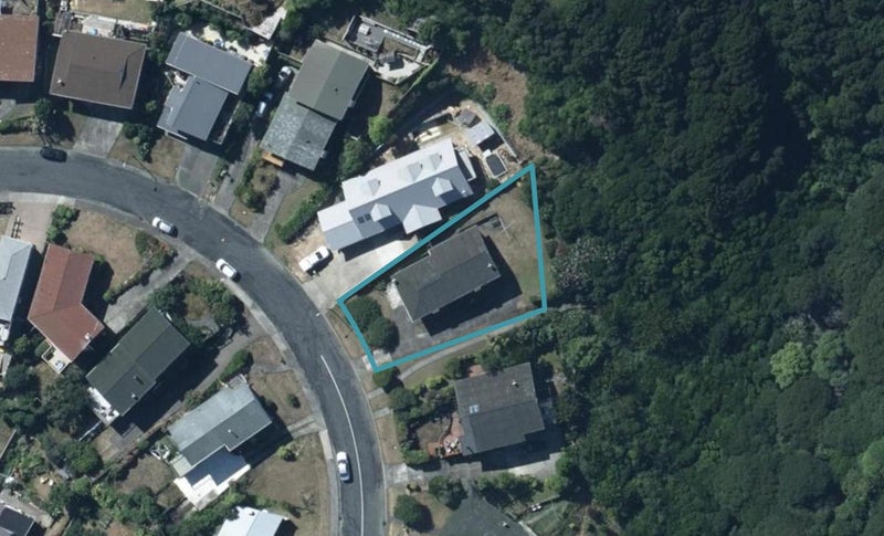 39 Truro Road, Camborne, Porirua - Carousel 1