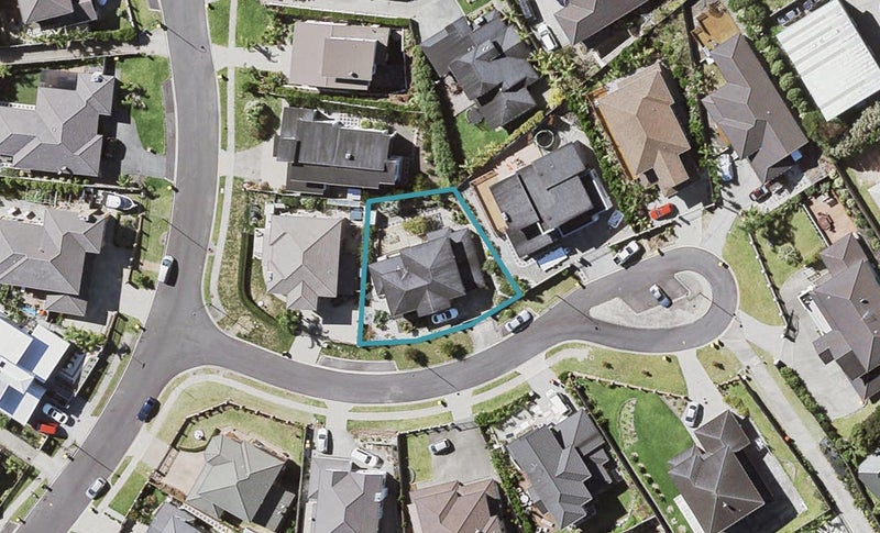 4 Deele Close, Pinehill, Auckland - Carousel 1