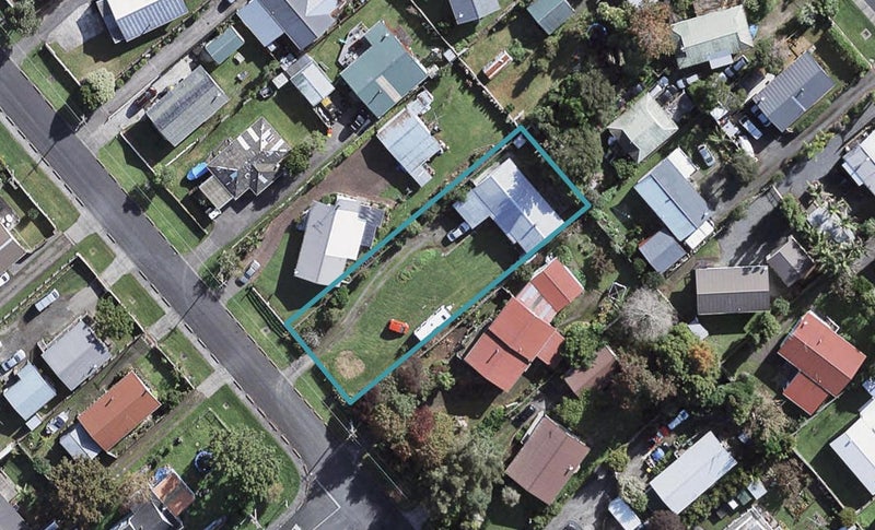13 Te Moau Avenue, Parakai, Helensville - Carousel 1