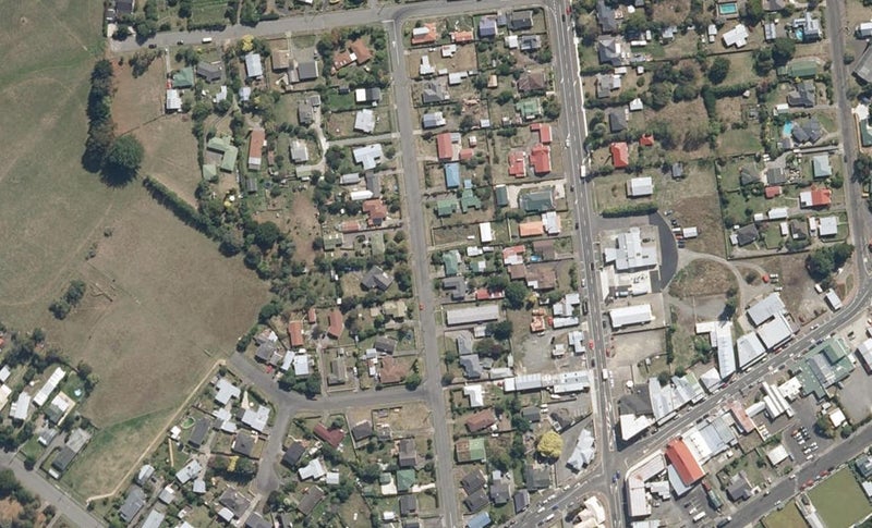 24 Hammond Street, Bulls - Carousel 1