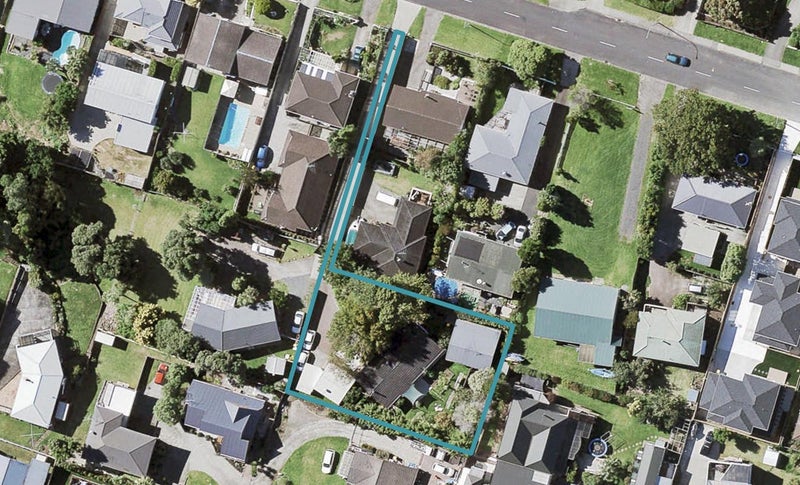 16 Gibraltar Street, Howick, Auckland - Carousel 1