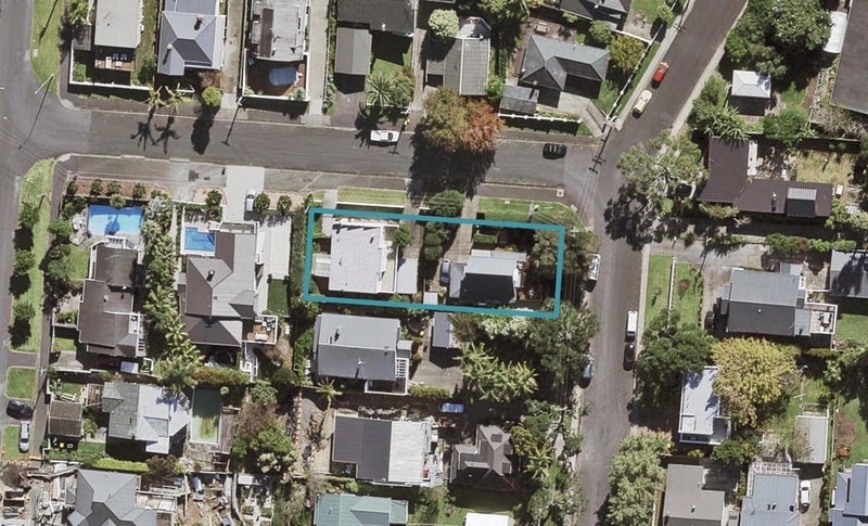 2/5 Milton Road, Northcote Point, Auckland - Carousel 1