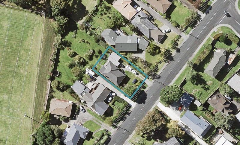 22 Litten Road, Cockle Bay, Auckland - Carousel 1