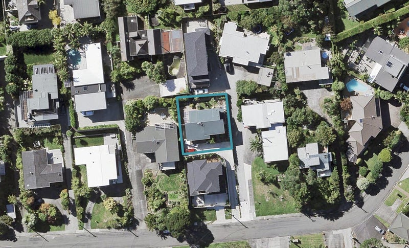 13B Parr Terrace, Castor Bay, Auckland - Carousel 1