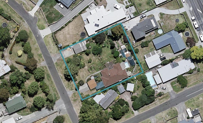 18 Grey Street, Bay View, Napier - Carousel 1