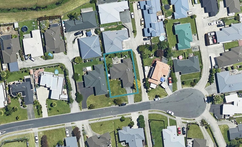 19 Lisa Place, Brookfield, Tauranga - Carousel 1