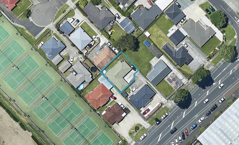 1067 Cameron Road, Gate Pa, Tauranga - Carousel 1
