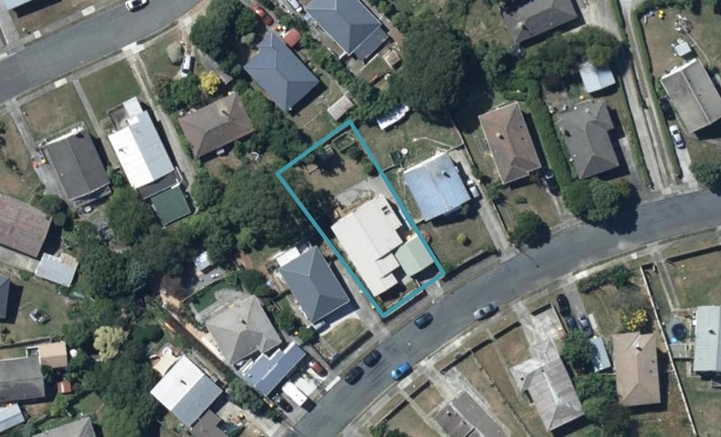 10 Mahinawa Street, Takapuwahia, Porirua - Carousel 1