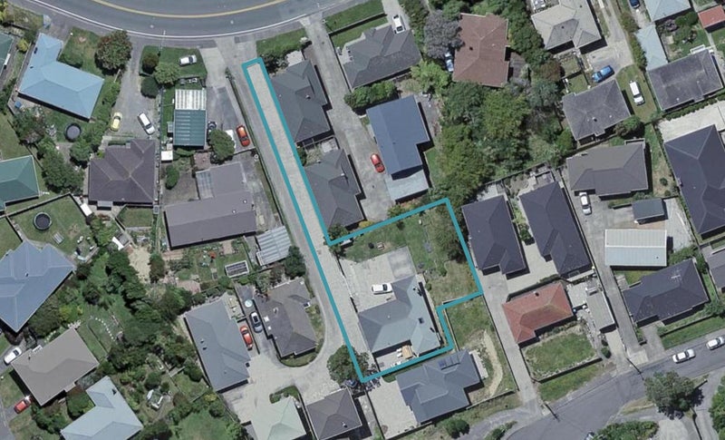38 Horokiwi Road West, Newlands, Wellington - Carousel 1