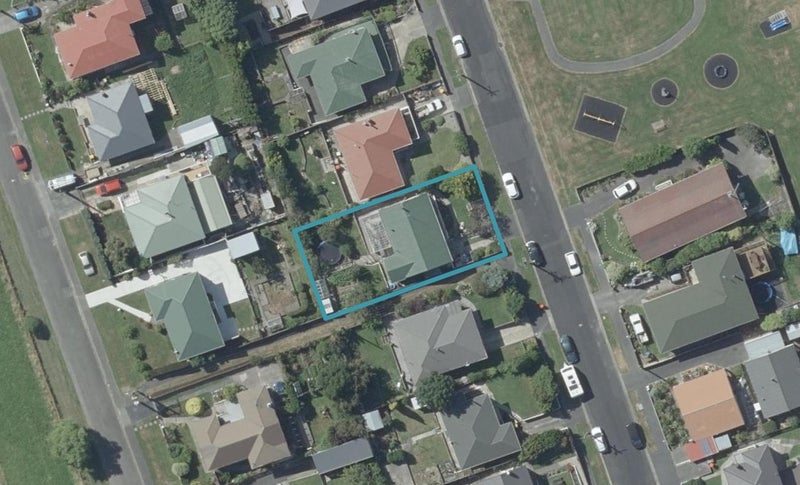 19 Elwyn Crescent, Green Island, Dunedin - Carousel 1