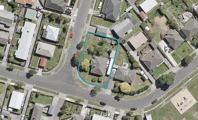 2 Atiawa Crescent, Waiwhetu, Lower Hutt - Carousel 1