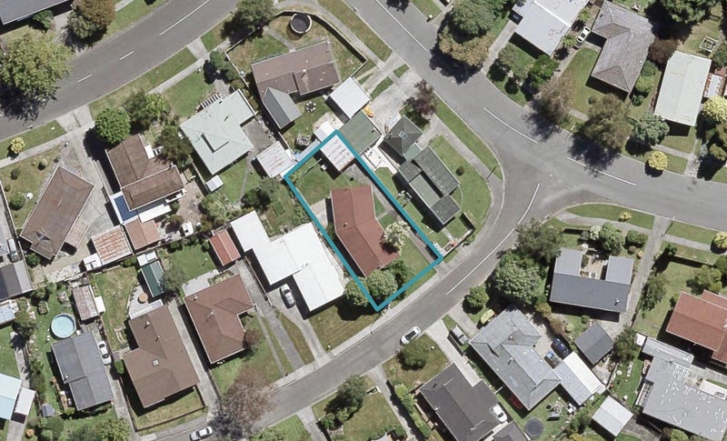 4 Seattle Grove, Totara Park, Upper Hutt - Carousel 1