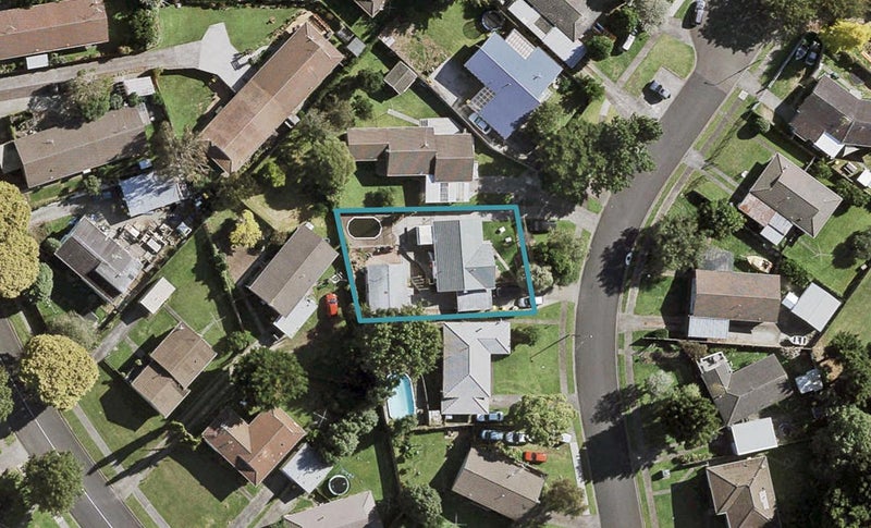 8 Chibnall Place, Conifer Grove, Takanini - Carousel 1