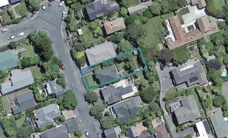 6 Newcombe Crescent, Karori, Wellington - Carousel 1