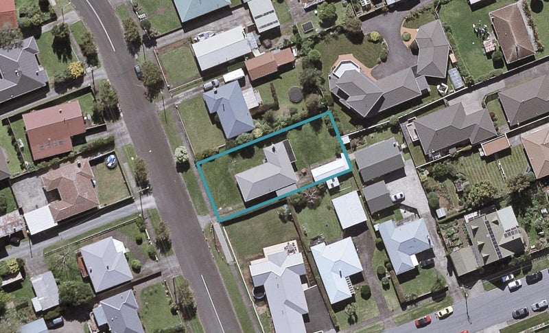 6 Truby King Street, Merrilands, New Plymouth - Carousel 1