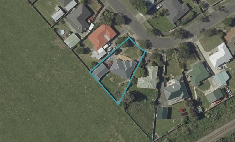 55 Tararua Terrace, Cloverlea, Palmerston North - Carousel 1