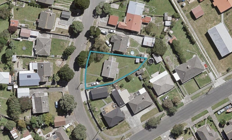12 Sellers Grove, Taita, Lower Hutt - Carousel 1