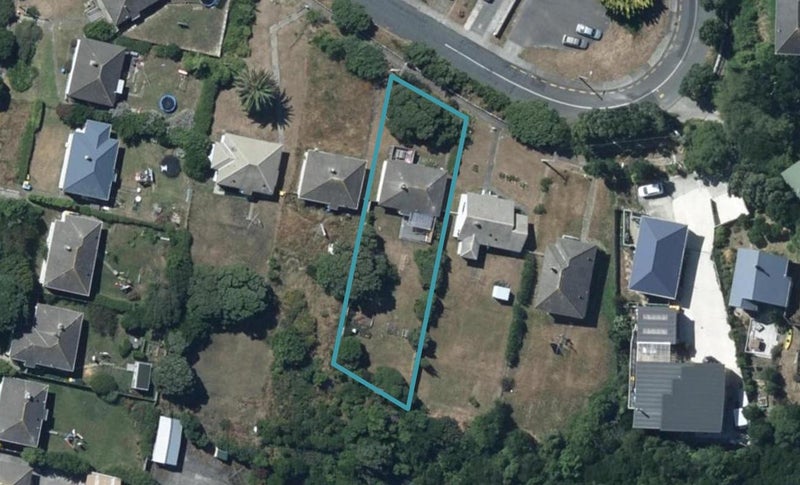 8 Downes Street, Titahi Bay, Porirua - Carousel 1