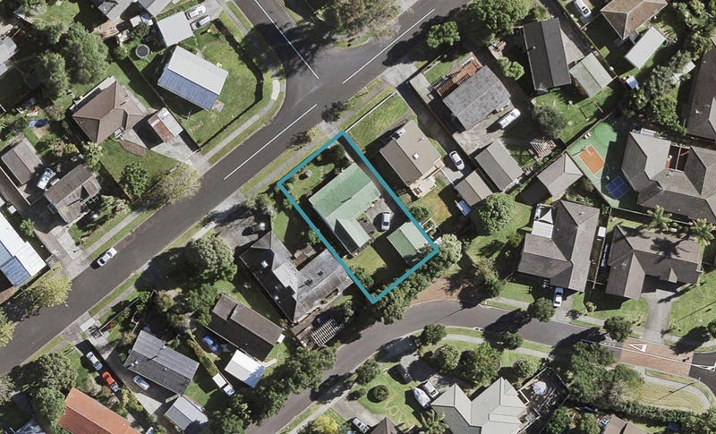 12 Bluewater Place, Wattle Downs, Auckland - Carousel 1