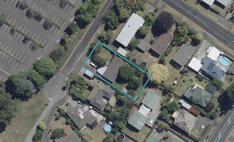 9 Moore Street, Forest Lake, Hamilton - Carousel 1
