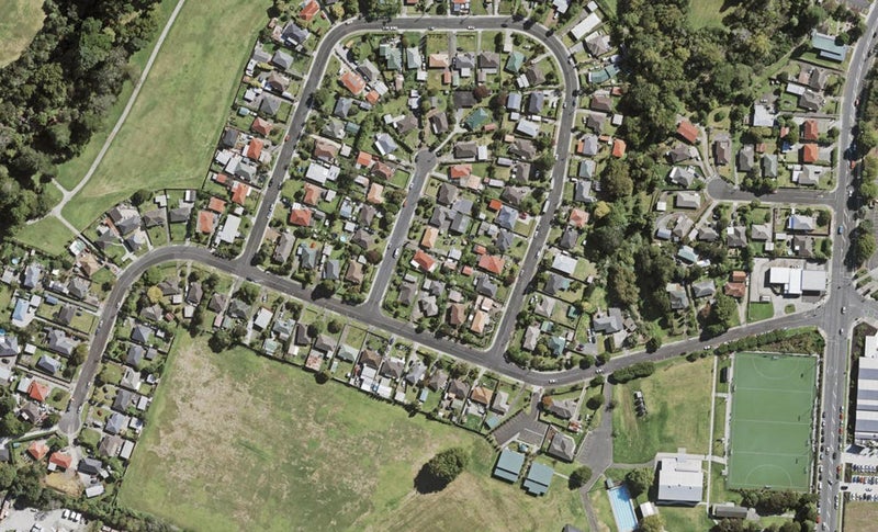 14D Serjeant Street, Henderson, Auckland - Carousel 1