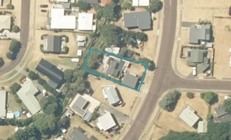 8 Mount Avenue, Pauanui - Carousel 1