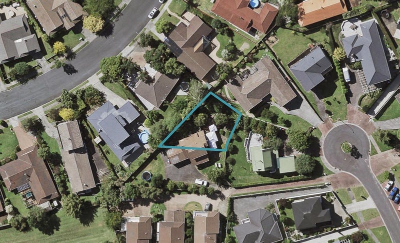 8B Maaka Place, Saint Johns, Auckland - Carousel 1