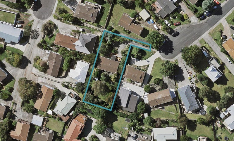 11 Tesla Place, Totara Vale, Auckland - Carousel 1