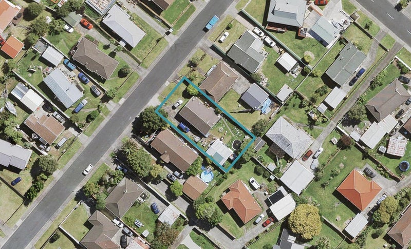 8 Hinerau Street, Henderson, Auckland - Carousel 1