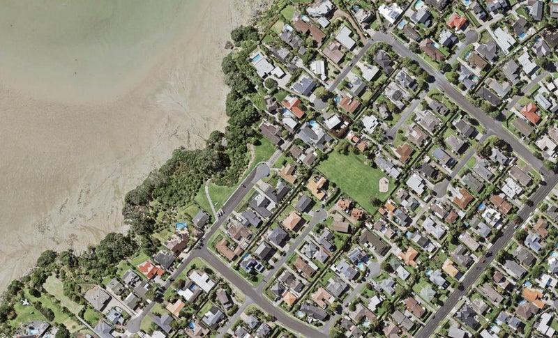 11 Falstaff Place, Half Moon Bay, Auckland - Carousel 1
