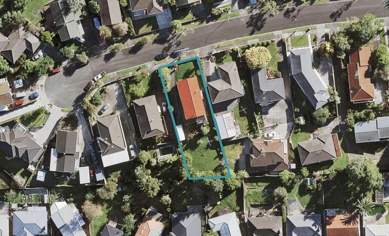 22 Dallas Place, New Windsor, Auckland - Carousel 1