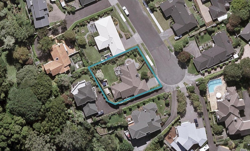 20 Kinross Drive, Merrilands, New Plymouth - Carousel 1