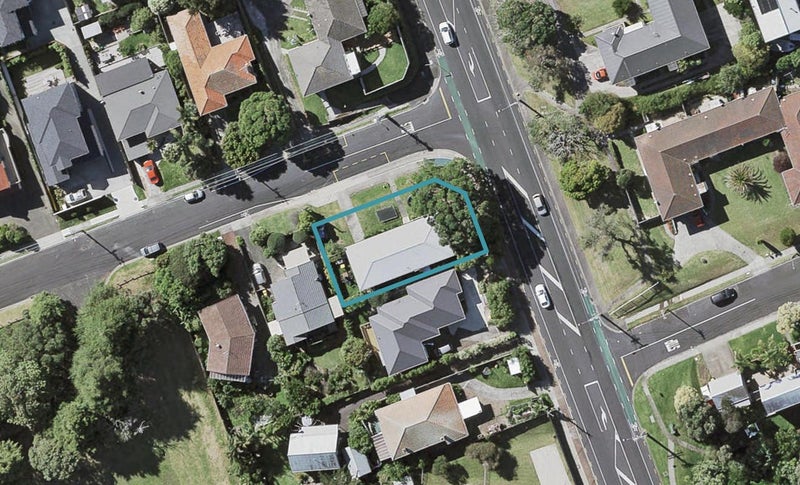 1 Ngataringa Road, Devonport, Auckland - Carousel 1