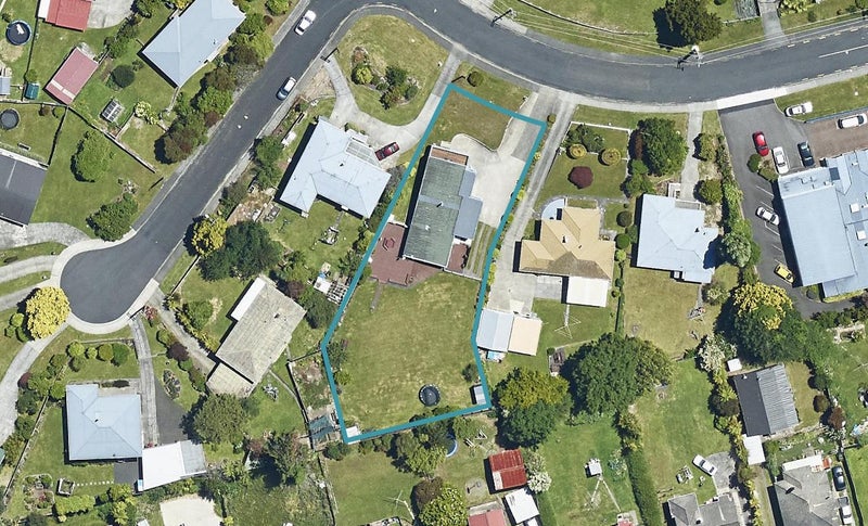 8 HILLCREST AVENUE, HILLCREST, Rotorua - Carousel 1