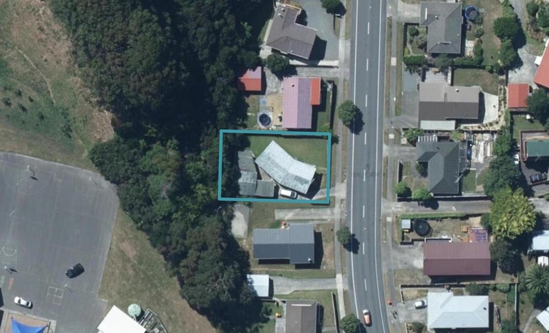 27 Omapere Street, Whitby, Porirua - Carousel 1