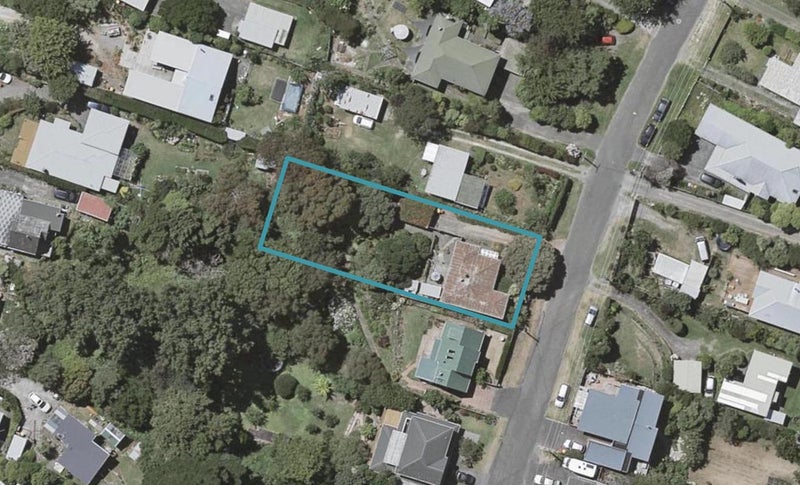 42 Dale Road, Raumati South, Paraparaumu - Carousel 1