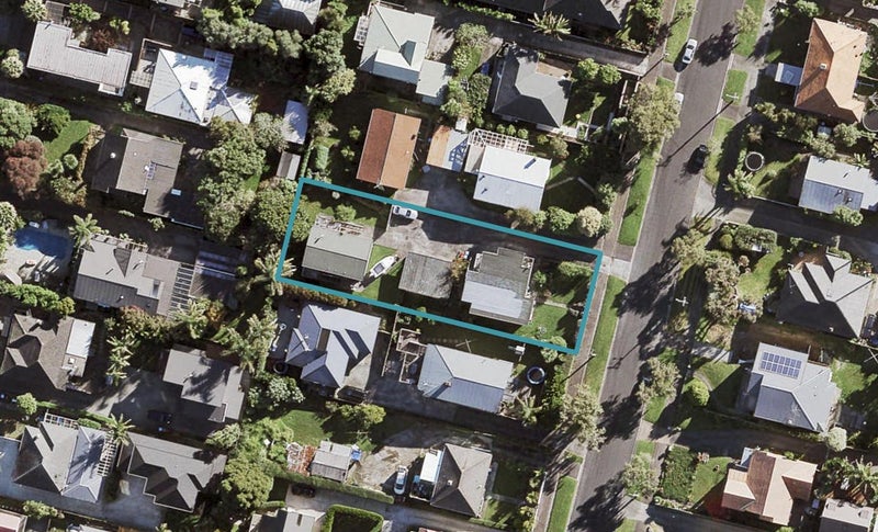 13 Hadfield Avenue, Waterview, Auckland - Carousel 1