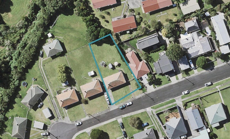 21 Corrella Road, Belmont, Auckland - Carousel 1