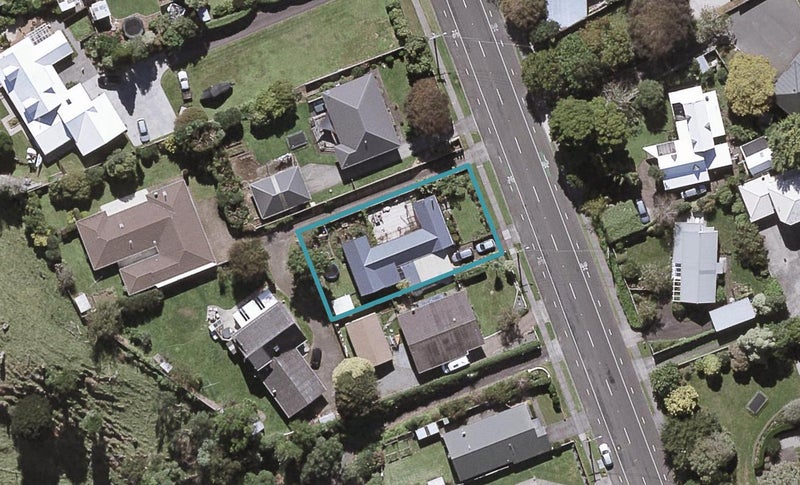 298 Mangorei Road, Merrilands, New Plymouth - Carousel 1