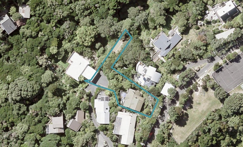14 Ngaumatau Road, Point Howard, Lower Hutt - Carousel 1