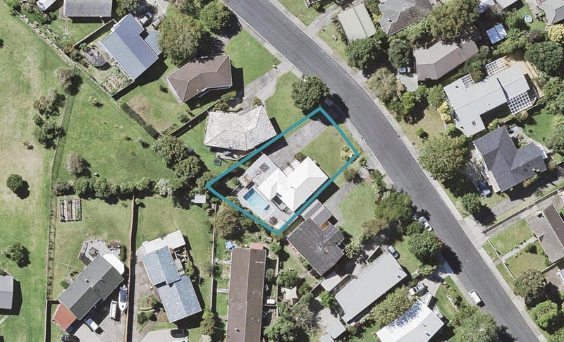 14 Juliet Avenue, Howick, Auckland - Carousel 1