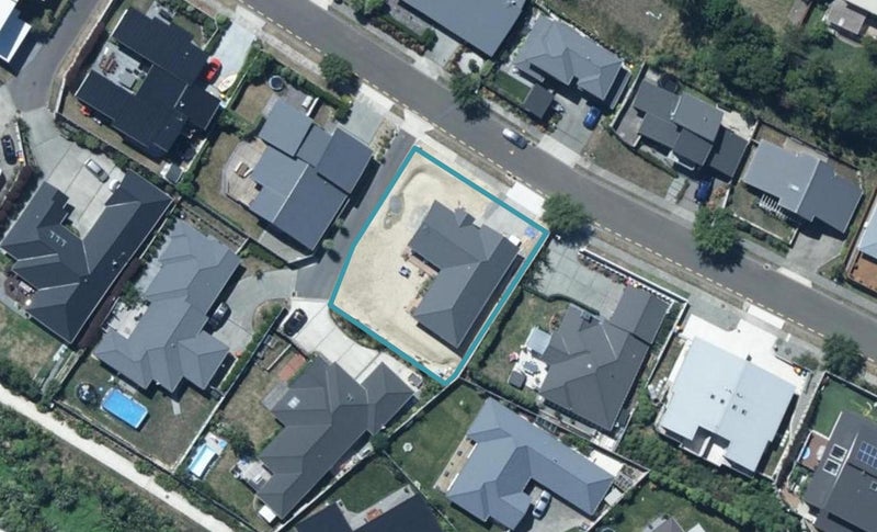 9 Flotilla Place, Whitby, Porirua - Carousel 1