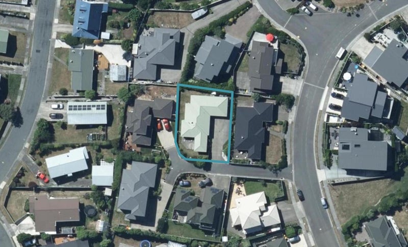 37 St Ives Drive, Camborne, Porirua - Carousel 1