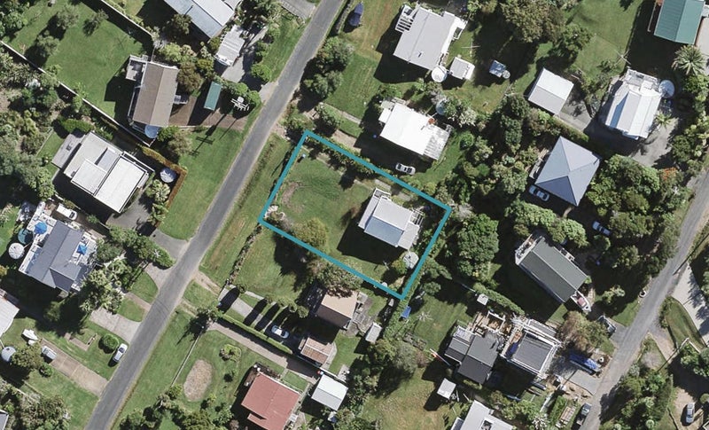 28 Kiwi Street, Oneroa, Waiheke Island - Carousel 1
