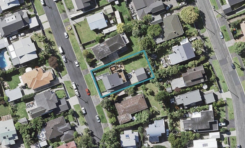4 Hemi Street, Narrow Neck, Auckland - Carousel 1