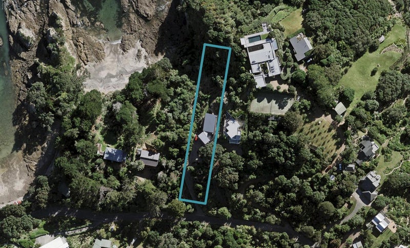 73 Great Barrier Road, Oneroa, Waiheke Island - Carousel 1