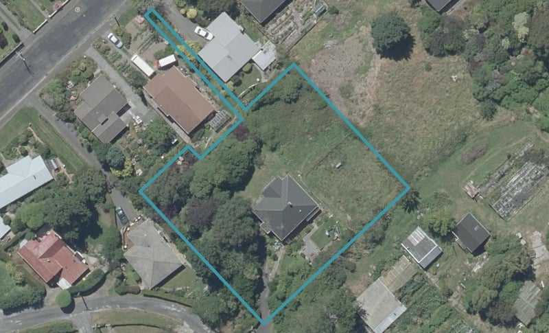 12 Echovale Avenue, Normanby, Dunedin - Carousel 1