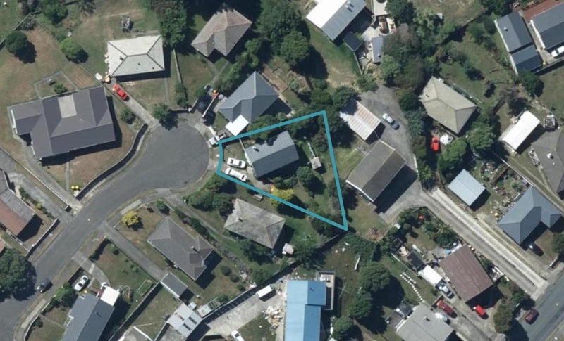 8 Tau Grove, Takapuwahia, Porirua - Carousel 1