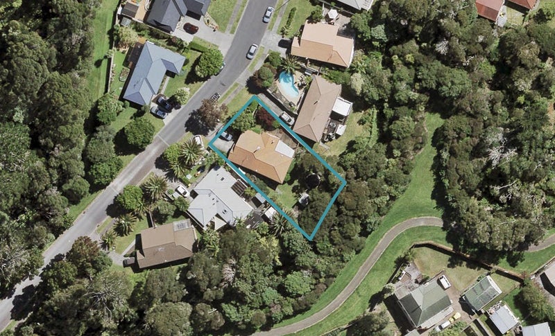9 Waimoko Glen, Swanson, Auckland - Carousel 1