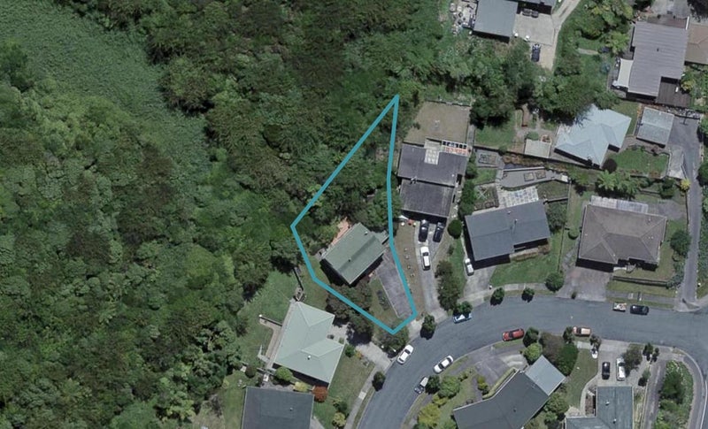 8 Rembrandt Avenue, Tawa, Wellington - Carousel 1
